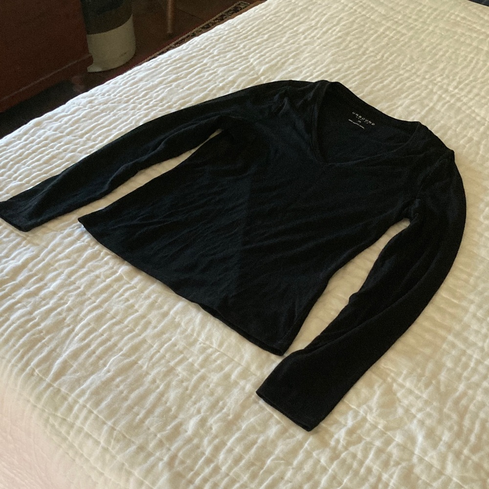 100% Wool - Unbound Merino Long Sleeve V-Neck - Picture 5 of 5